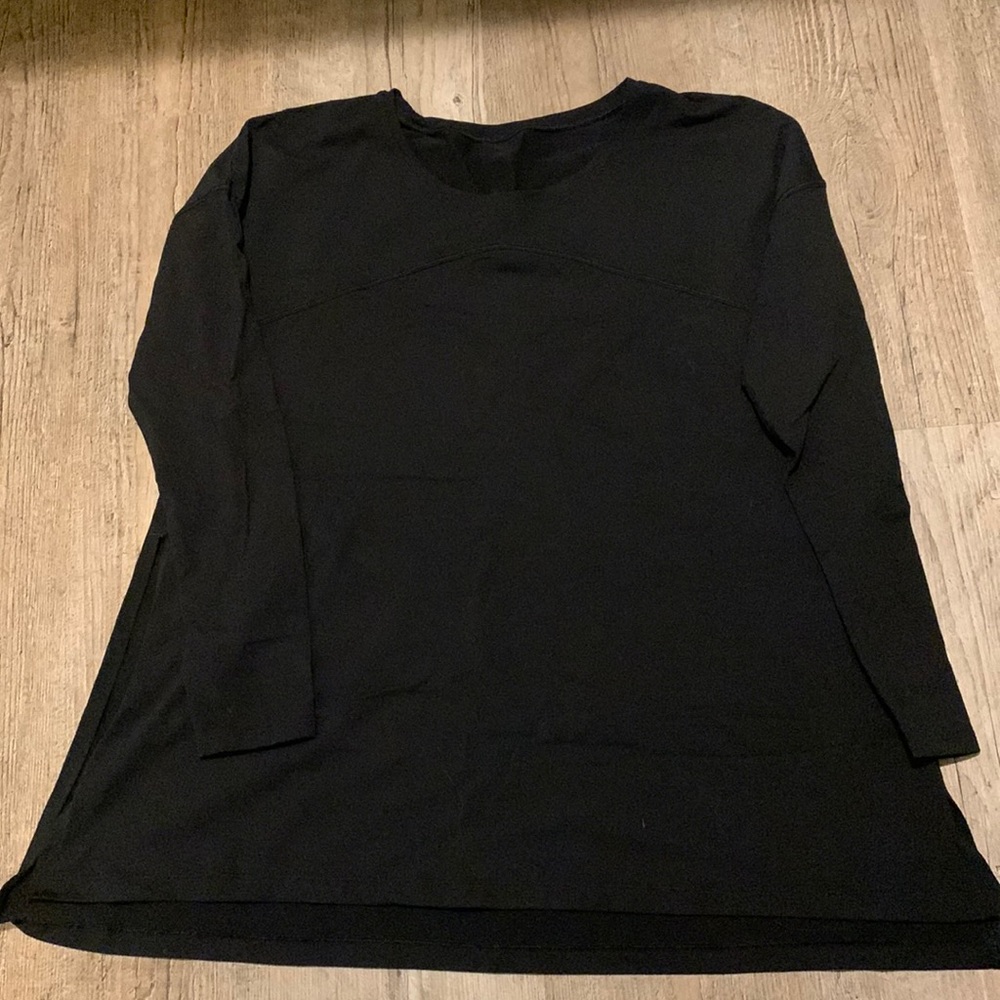 Lululemon long sleeve tee
